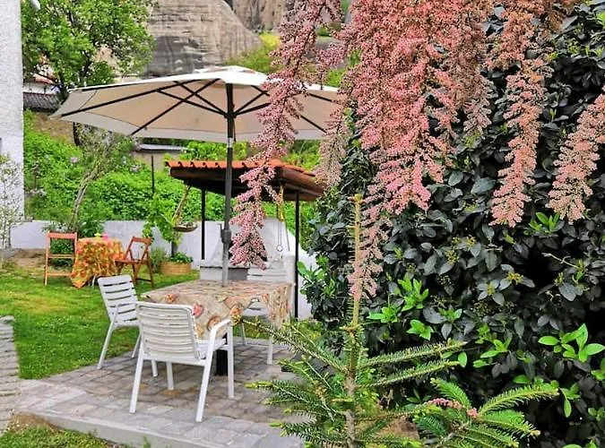 Sotiris Idyllic Garden House